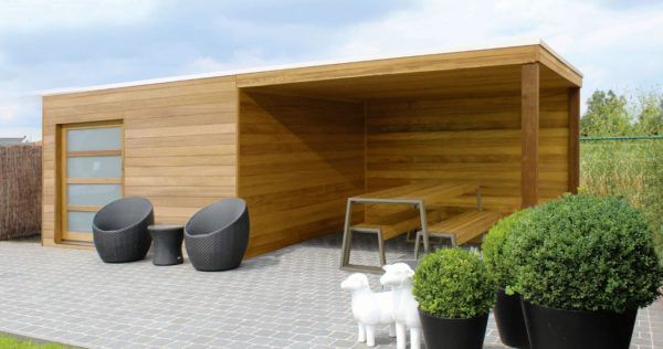Abri de jardin Box en bois et de style moderne chez Brin de Jardins à Esvres